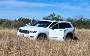 Atacan a alcaldesa de Bacanora en carretera; su hijo muere tras agresión a balazos Atacan a alcaldesa de Bacanora en carretera; su hijo muere tras agresión a balazos