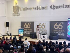 Foros ciudadanos abren debate para limitar celulares en escuelas públicas de Guanajuato Foros ciudadanos abren debate para limitar celulares en escuelas públicas de Guanajuato