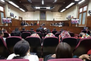 NIEGAN AMPARO A FUNCIONARIO Y BLINDAN ACCIÓN PENAL PARA SANCIONAR A QUIENES DESVÍEN DINERO EN BENEFICIO PROPIO NIEGAN AMPARO A FUNCIONARIO Y BLINDAN ACCIÓN PENAL PARA SANCIONAR A QUIENES DESVÍEN DINERO EN BENEFICIO PROPIO