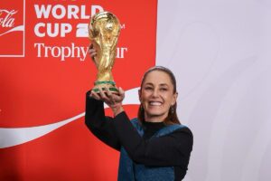 Sheinbaum no irá a inauguración del Mundial 2026; su lugar lo ocupará una joven aficionada Sheinbaum no irá a inauguración del Mundial 2026; su lugar lo ocupará una joven aficionada