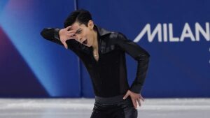 Donovan Carrillo avanza al programa libre en el Mundial de Patinaje Artístico Donovan Carrillo avanza al programa libre en el Mundial de Patinaje Artístico