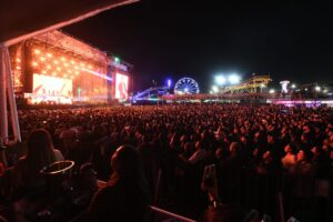 Grupo Frontera sacudió a miles en el Foro de la Gente de la Feria de las Fresas 2026 Grupo Frontera sacudió a miles en el Foro de la Gente de la Feria de las Fresas 2026