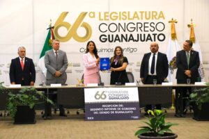 Gobernadora entrega al Congreso su Segundo Informe y destaca avances en seguridad y economía Gobernadora entrega al Congreso su Segundo Informe y destaca avances en seguridad y economía