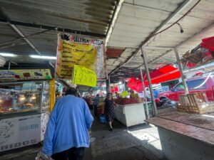PROVEEDORES AUMENTARON PRECIO DE JITOMATE Y COMERCIANTES LO VENDEN HASTA EN 35 PESOS EL KILO PROVEEDORES AUMENTARON PRECIO DE JITOMATE Y COMERCIANTES LO VENDEN HASTA EN 35 PESOS EL KILO