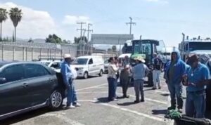 Protestas y bloqueos complican vialidades en Michoacán; reportan quema de vehículos Protestas y bloqueos complican vialidades en Michoacán; reportan quema de vehículos