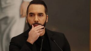 Bukele encabeza el ranking entre los presidentes mejor evaluados de América Latina Bukele encabeza el ranking entre los presidentes mejor evaluados de América Latina