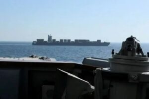 Estados Unidos intercepta buque iraní en el mar Arábigo y escala tensión en el estrecho de Ormuz Estados Unidos intercepta buque iraní en el mar Arábigo y escala tensión en el estrecho de Ormuz