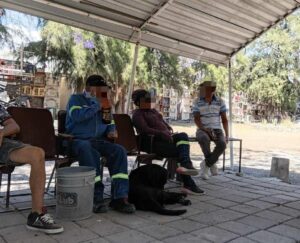 Captan a trabajadores municipales consumiendo alcohol en horario laboral en Salamanca Captan a trabajadores municipales consumiendo alcohol en horario laboral en Salamanca