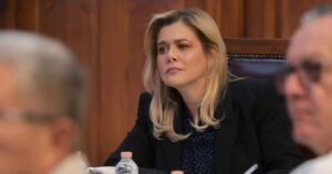 FGR cita a comparecer a Maru Campos; gobernadora cuestiona trato diferenciado tras caso Rocha Moya FGR cita a comparecer a Maru Campos; gobernadora cuestiona trato diferenciado tras caso Rocha Moya