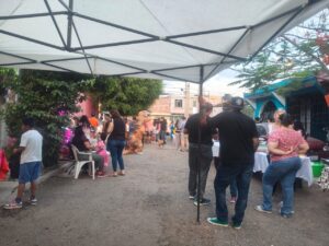 Vecinos se solidarizan tras incendio en Salamanca; realizan colecta para familia afectada Vecinos se solidarizan tras incendio en Salamanca; realizan colecta para familia afectada