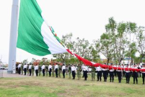 Encabeza Lorena Alfaro izamiento de Bandera y llama a fortalecer valores cívicos en Irapuato Encabeza Lorena Alfaro izamiento de Bandera y llama a fortalecer valores cívicos en Irapuato