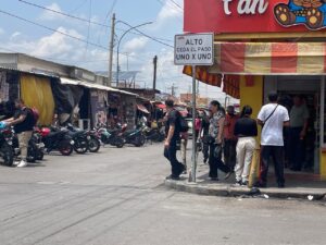 Denuncian amenazas y abusos de comerciantes en alrededores del mercado Tomasa Esteves Denuncian amenazas y abusos de comerciantes en alrededores del mercado Tomasa Esteves