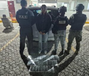 Aseguran más de 59 mil dosis de presunta cocaína en autopista Salamanca-Morelia Aseguran más de 59 mil dosis de presunta cocaína en autopista Salamanca-Morelia