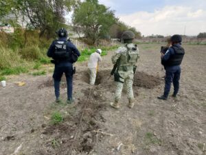 Aseguran toma clandestina y más de 73 mil litros de hidrocarburo en Celaya tras denuncia ciudadana Aseguran toma clandestina y más de 73 mil litros de hidrocarburo en Celaya tras denuncia ciudadana
