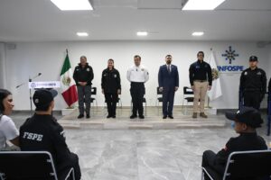 Haziel y Edgar cumplen su sueño de convertirse en policías por un día en Guanajuato Haziel y Edgar cumplen su sueño de convertirse en policías por un día en Guanajuato