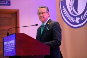 Fiscal pide al alcalde de Celaya presentar denuncias si conoce municipios infiltrados por el crimen Fiscal pide al alcalde de Celaya presentar denuncias si conoce municipios infiltrados por el crimen