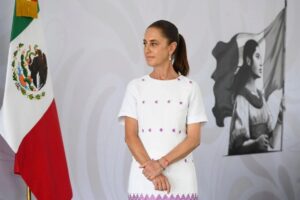 Sheinbaum impulsará aseguradora pública para mejorar pensiones de trabajadores del Estado Sheinbaum impulsará aseguradora pública para mejorar pensiones de trabajadores del Estado