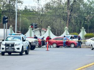 Conductores de Uber bloquean Paseo Solidaridad tras operativo de revisión Conductores de Uber bloquean Paseo Solidaridad tras operativo de revisión