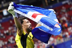 Vozinha: El portero de Cabo Verde que el mundo conoció y está por cumplir un sueño Vozinha: El portero de Cabo Verde que el mundo conoció y está por cumplir un sueño