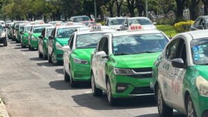 Taxistas exigen frenar “pirataje” y respaldan operativos contra transporte irregular en Guanajuato Taxistas exigen frenar “pirataje” y respaldan operativos contra transporte irregular en Guanajuato