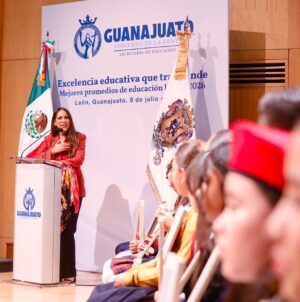 Reconocen a 71 estudiantes de excelencia en Guanajuato; 12 viajarán a Japón como parte de intercambio internacional Reconocen a 71 estudiantes de excelencia en Guanajuato; 12 viajarán a Japón como parte de intercambio internacional