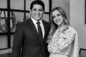 Atacan a balazos a regidora de Morena en Tecate; asesinan a su esposo Atacan a balazos a regidora de Morena en Tecate; asesinan a su esposo