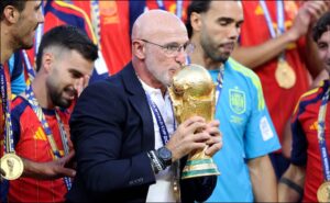 Luis de la Fuente, de conseguir todo con las inferiores a ganar un mundial con “La Roja” mayor Luis de la Fuente, de conseguir todo con las inferiores a ganar un mundial con “La Roja” mayor