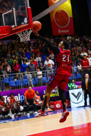 Freseros protagoniza remontada de 15 puntos y vence a Correcaminos en el Inforum Freseros protagoniza remontada de 15 puntos y vence a Correcaminos en el Inforum
