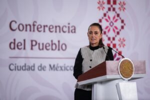 Gobierno analizará restringir celulares en escuelas a partir del próximo ciclo escolar Gobierno analizará restringir celulares en escuelas a partir del próximo ciclo escolar