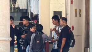 4.5 millones de jóvenes en México están fuera de la escuela y el empleo 4.5 millones de jóvenes en México están fuera de la escuela y el empleo