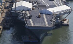 Marina de EU analiza nombrar nuevo barco en honor a Trump en lugar de un héroe afroamericano de la Segunda Guerra Mundial Marina de EU analiza nombrar nuevo barco en honor a Trump en lugar de un héroe afroamericano de la Segunda Guerra Mundial