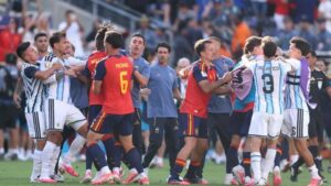 Jugadores de Argentina ya tienen sanciones tras las riñas en la final Jugadores de Argentina ya tienen sanciones tras las riñas en la final