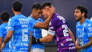 Carlos Moreno aplica un Conejo Perez y le da el empate a Pachuca al 93 Carlos Moreno aplica un Conejo Perez y le da el empate a Pachuca al 93