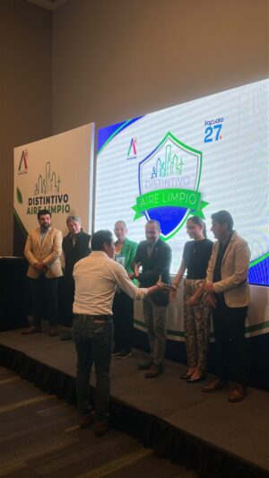 Empresas reciben distintivo “Aire Limpio” por sus acciones ambientales en Irapuato Empresas reciben distintivo “Aire Limpio” por sus acciones ambientales en Irapuato
