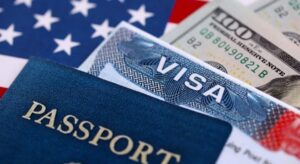 Juez bloquea norma de Trump que modificaba las condiciones de visas para estudiantes y periodistas Juez bloquea norma de Trump que modificaba las condiciones de visas para estudiantes y periodistas