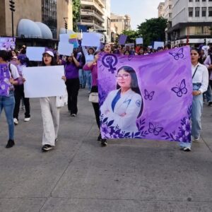 «Queremos ser egresadas, no asesinadas»: protestan en Jalisco tras el feminicidio de la estudiante Karla Margarita «Queremos ser egresadas, no asesinadas»: protestan en Jalisco tras el feminicidio de la estudiante Karla Margarita