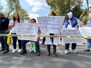 Trabajadores médicos del Hospital General de Xoco exigen la salida de la directora ante falta de insumos y equipo subutilizado Trabajadores médicos del Hospital General de Xoco exigen la salida de la directora ante falta de insumos y equipo subutilizado