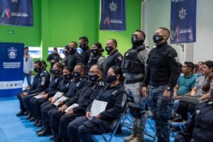 Reconocen a policías de Irapuato por acciones contra robos en comercios Reconocen a policías de Irapuato por acciones contra robos en comercios