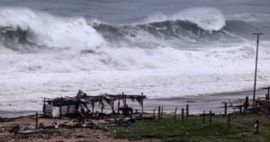 El huracán «Polo» toma fuerza y vuelve a alcanzar la categoría 5; provocará fuertes lluvias en seis estados El huracán «Polo» toma fuerza y vuelve a alcanzar la categoría 5; provocará fuertes lluvias en seis estados