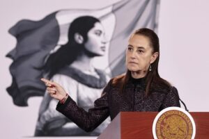 Sheinbaum anuncia nuevo encuentro con Ronald Johnson y la SRE tras polémica por academia policial en Querétaro Sheinbaum anuncia nuevo encuentro con Ronald Johnson y la SRE tras polémica por academia policial en Querétaro