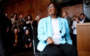 Ganadora del Nobel de la Paz denuncia “ataques políticos” contra el sistema internacional de justicia Ganadora del Nobel de la Paz denuncia “ataques políticos” contra el sistema internacional de justicia