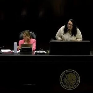 «Mi reina, no te escucho nada»: frase de diputada de morena desata polémica y posición anuncia quejas «Mi reina, no te escucho nada»: frase de diputada de morena desata polémica y posición anuncia quejas