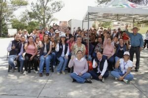 Concluyen ocho semanas de atención a familias en Guadalupe de Rivera Concluyen ocho semanas de atención a familias en Guadalupe de Rivera