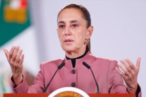 Sheinbaum cuestiona la versión sobre el operativo en el Pinal y la participación de agentes de la CIA Sheinbaum cuestiona la versión sobre el operativo en el Pinal y la participación de agentes de la CIA