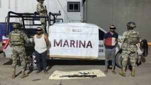 Marina detiene a tres personas y asegura más de mil 200 cartuchos en Sinaloa Marina detiene a tres personas y asegura más de mil 200 cartuchos en Sinaloa