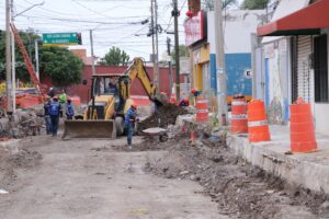 Supervisan pavimentación de tres calles en colonias de Irapuato; inversión supera los 23 millones de pesos Supervisan pavimentación de tres calles en colonias de Irapuato; inversión supera los 23 millones de pesos