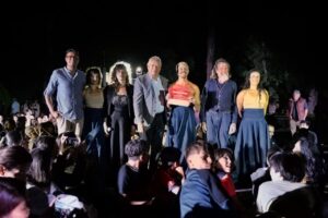 Más de 2 mil 500 personas disfrutan espectáculo francés de danza aérea en Irapuato Más de 2 mil 500 personas disfrutan espectáculo francés de danza aérea en Irapuato