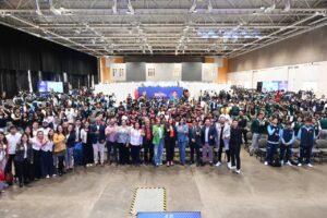 Reúnen a más de 3 mil estudiantes en feria vocacional de Irapuato Reúnen a más de 3 mil estudiantes en feria vocacional de Irapuato