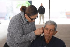 Entregan 110 auxiliares auditivos a 61 personas en Irapuato Entregan 110 auxiliares auditivos a 61 personas en Irapuato