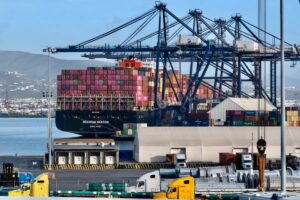 México registra déficit comercial en septiembre pese al aumento de exportaciones México registra déficit comercial en septiembre pese al aumento de exportaciones